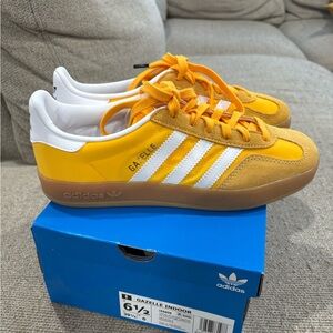 Adidas Gazelle Indoor Sneakers - Yellow and White - NEW/UNWORN